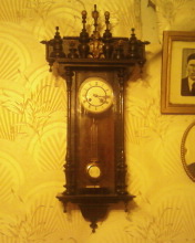 Продам старинные настенные часы